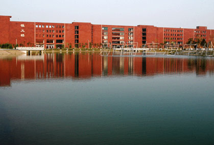 1949年更名为国立南昌大学;1953年改为江西师